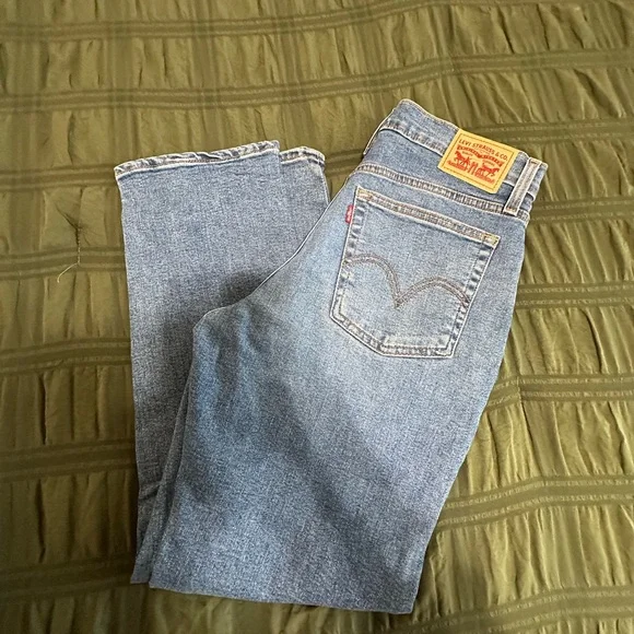 Levi’s Wedgie Straight Jeans - Picture 3 of 3